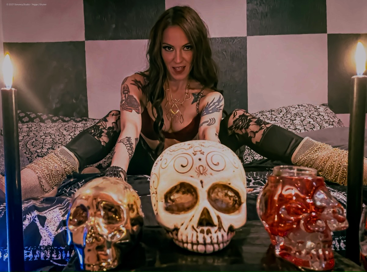 HeXXmaS Gallery - Photo 25